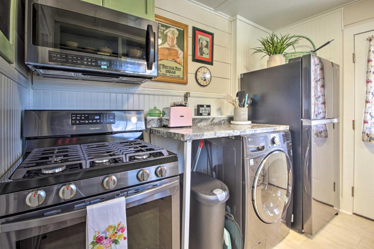 Charming Country Cottage, Walk To Main Street! Tomball Eksteriør bilde