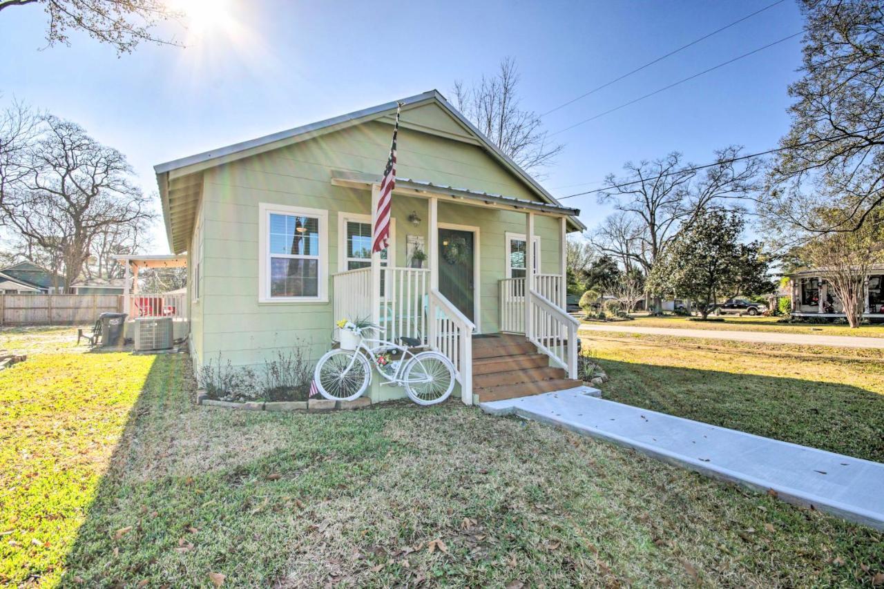 Charming Country Cottage, Walk To Main Street! Tomball Eksteriør bilde